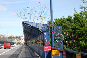 Installation artistique de chaque côté du pont Robert Schuman
